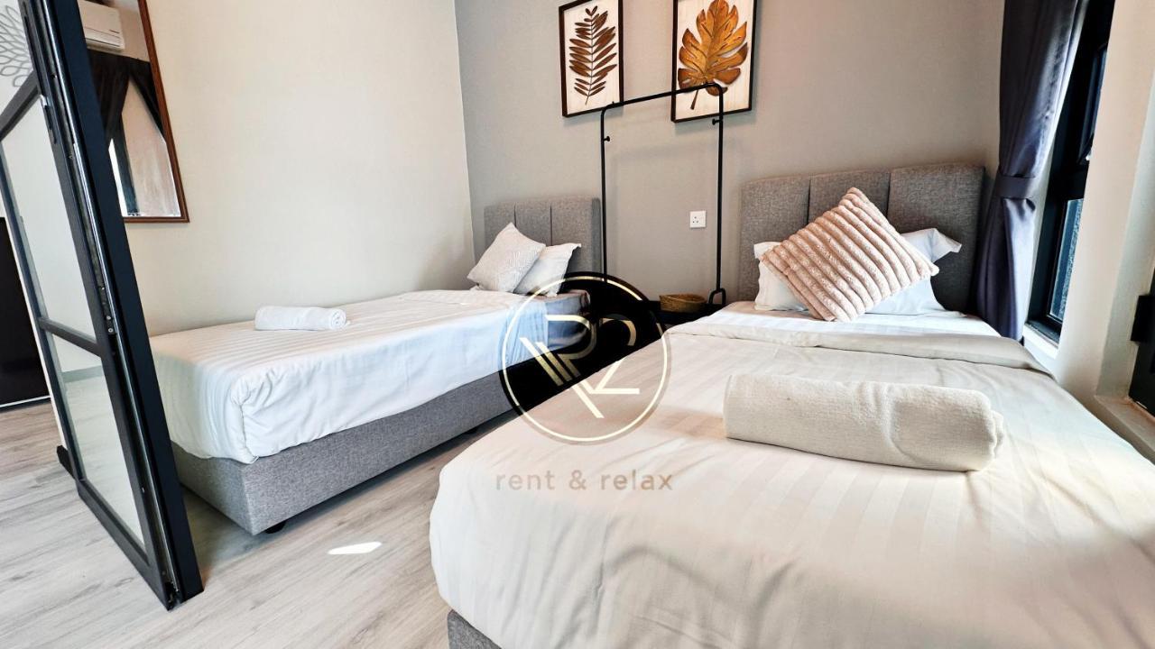 Sea&Pool View Stunning Homestay, Wifi, Netflix Near Malls, Jetty, Convenient Stores Kota Kinabalu Esterno foto
